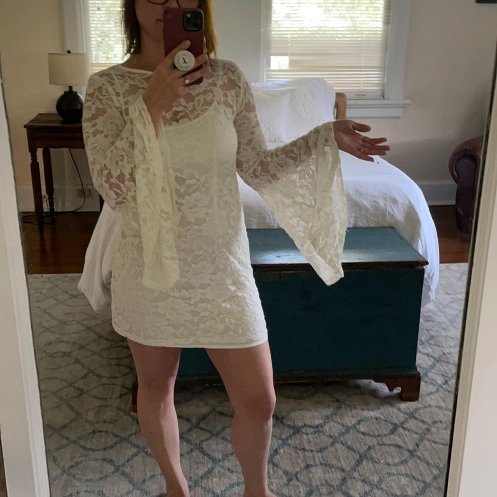 Abercrombie lace mini bell sleeve dress